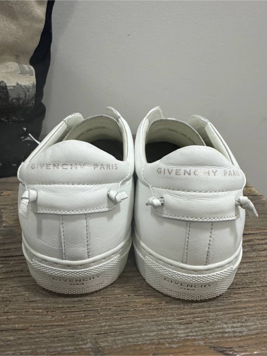 Givenchy White Leather “knot” SSneakers- 39.5 (as is) - photo 2