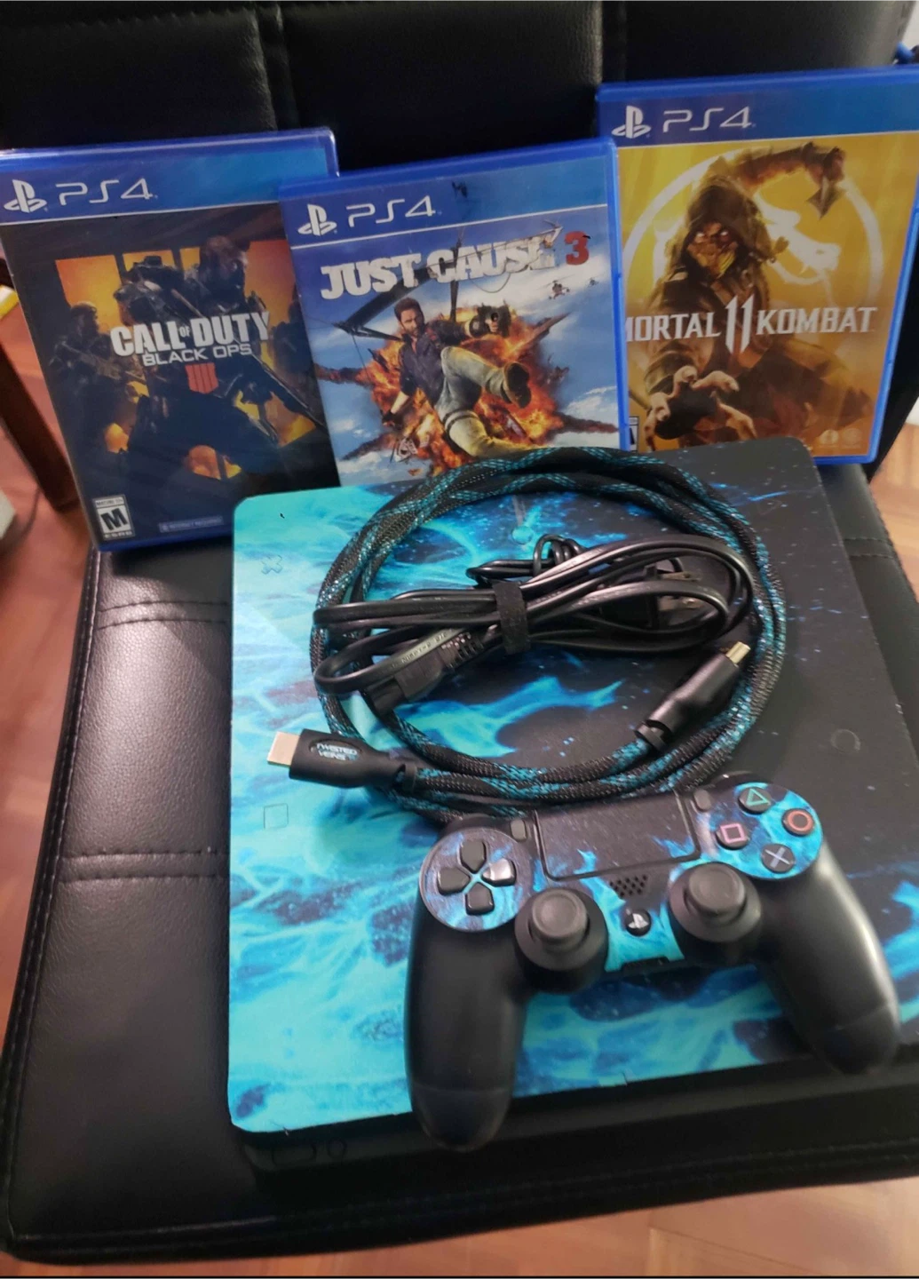 PS4 Console Bundle with 3 Games - photo 2