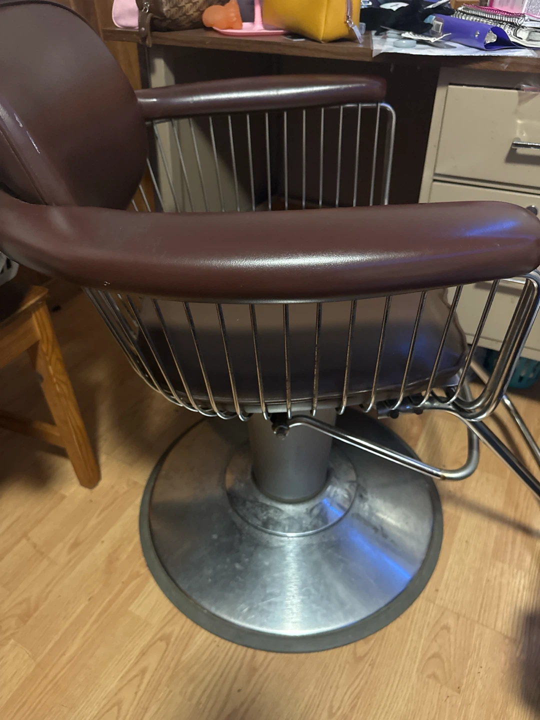 Brown Salon Styling Chair - photo 2