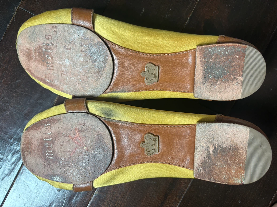 Juicy Couture Yellow Flats with Chain Detail - photo 3
