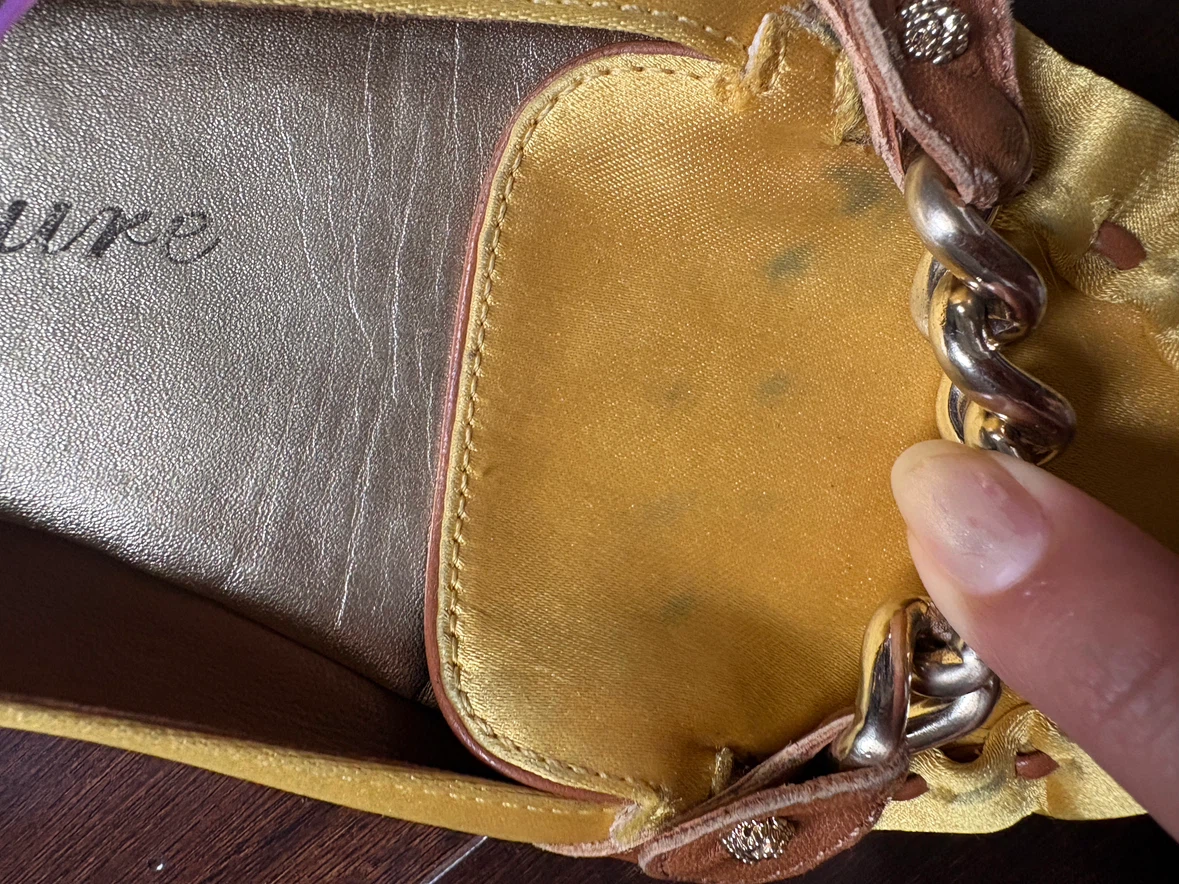 Juicy Couture Yellow Flats with Chain Detail - photo 4