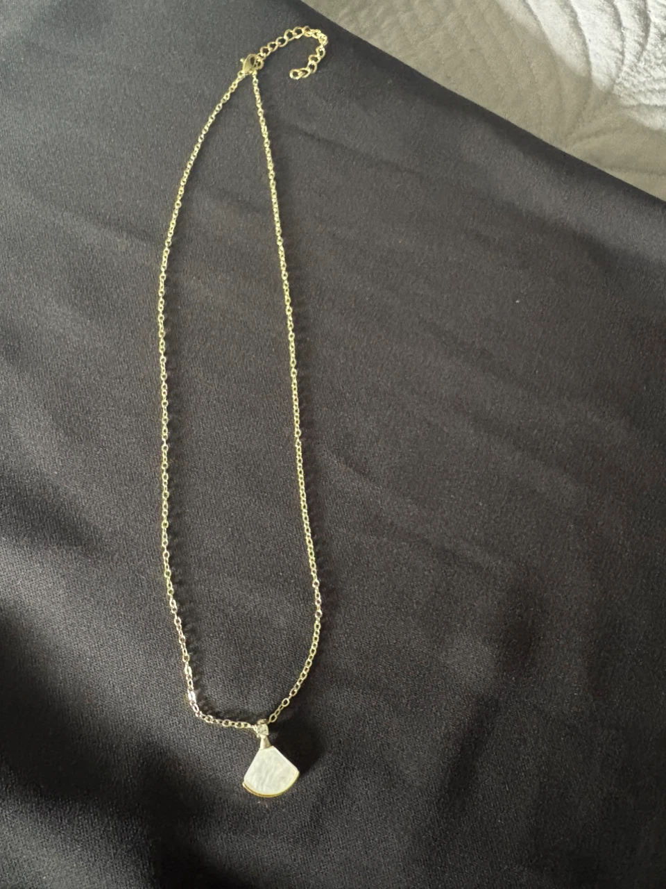 Gold Tone Necklace with Fan Pendant