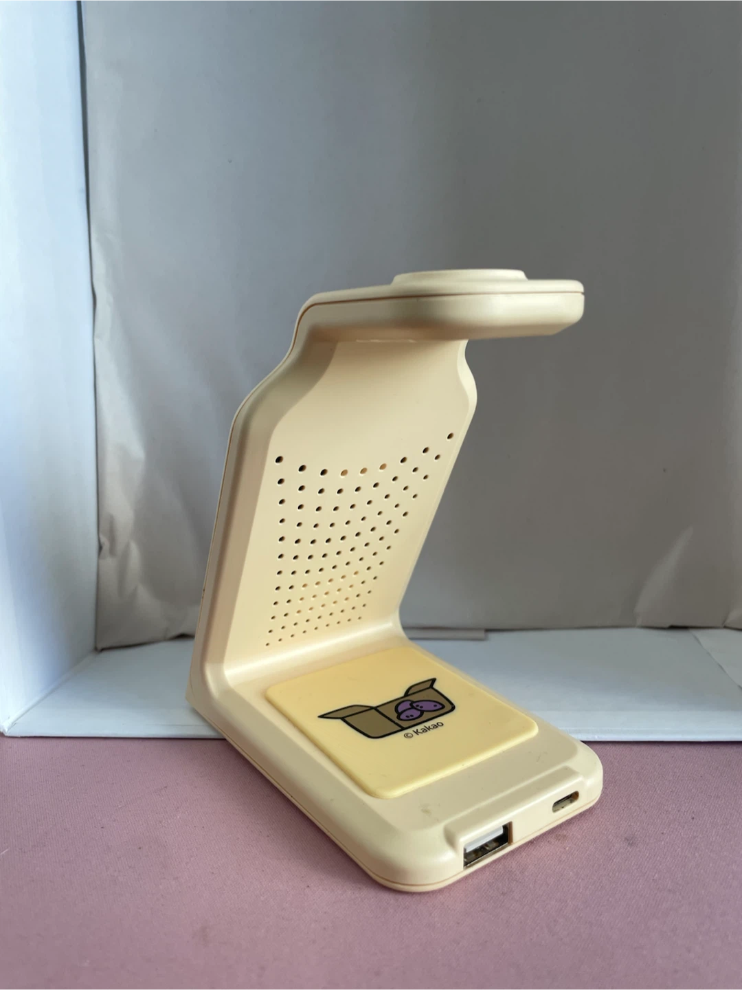 Bluetooth phone charger - photo 2