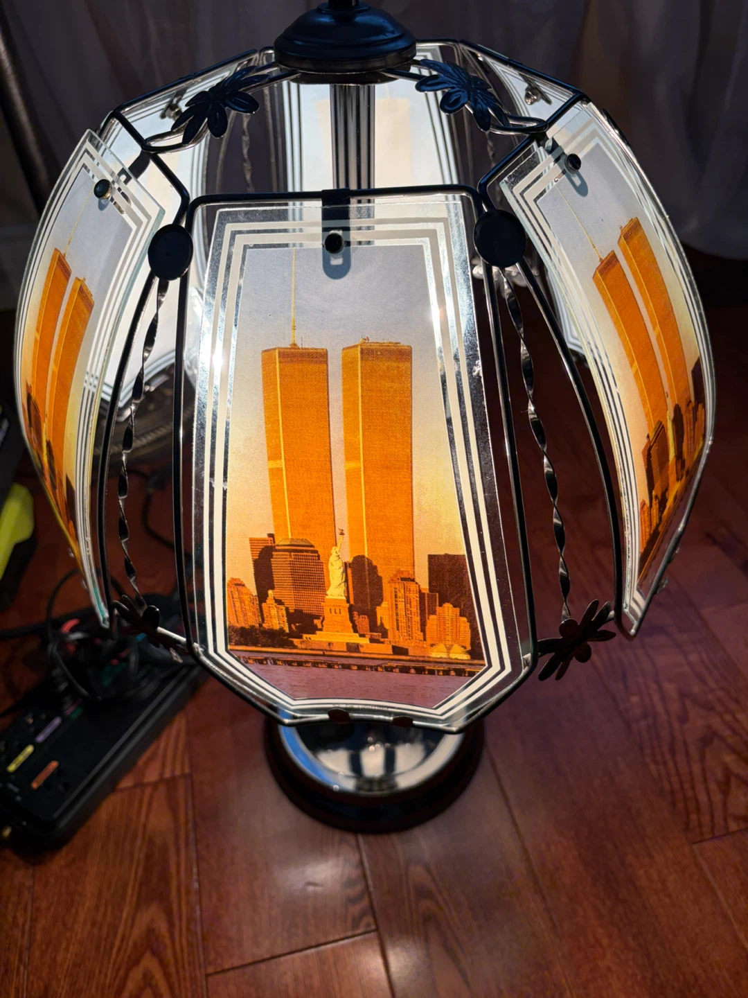 OK LIGHTING New York City Skyline Touch Lamp - photo 3