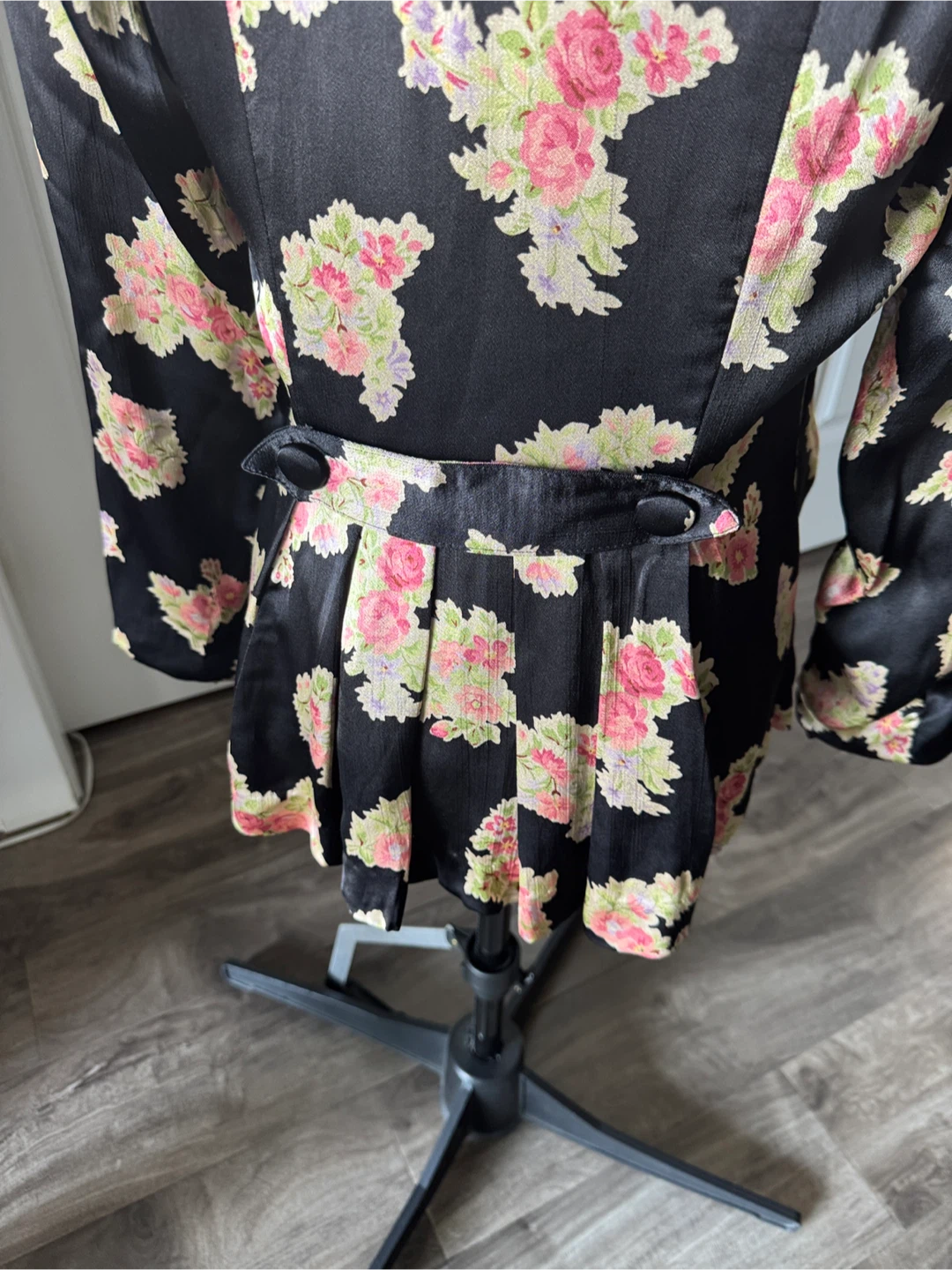 Betsey johnson Floral Satin Button-Front Jacket size small - photo 3