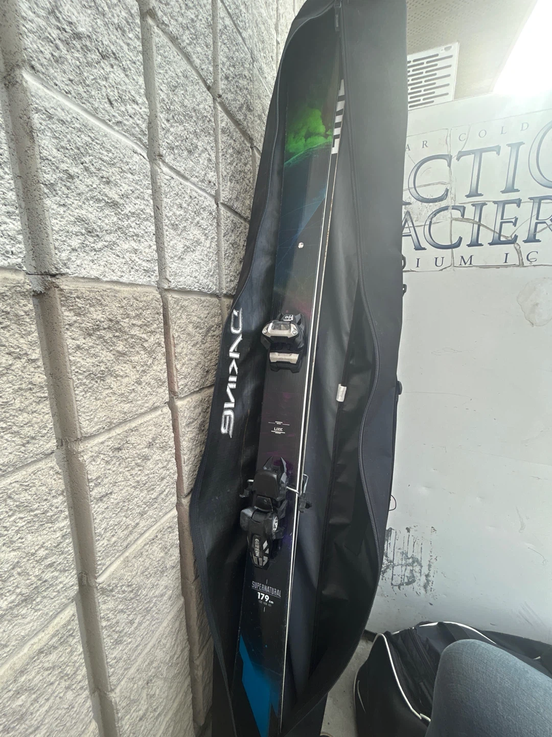Line Supernatural 100 Skis (179cm) with Bindings + Dakine Bag