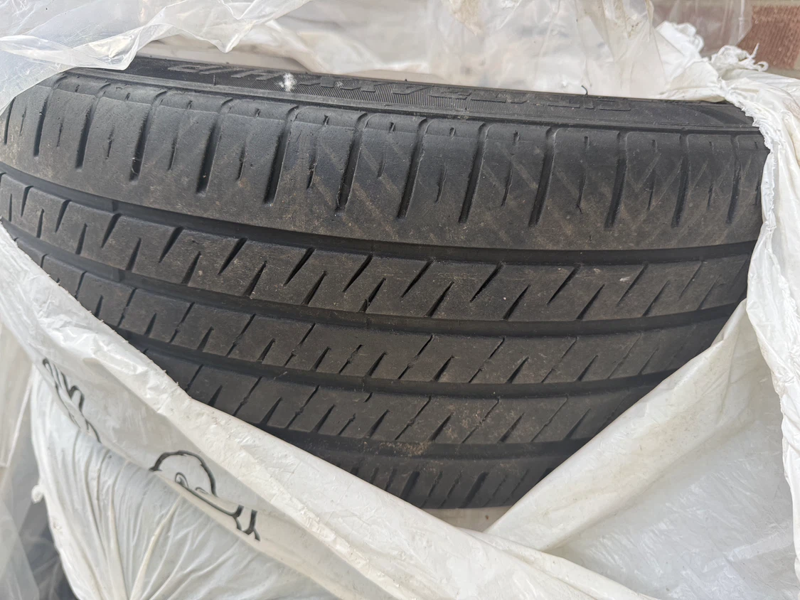 Set of 4 Michelin Tires with Honda Rims - photo 4