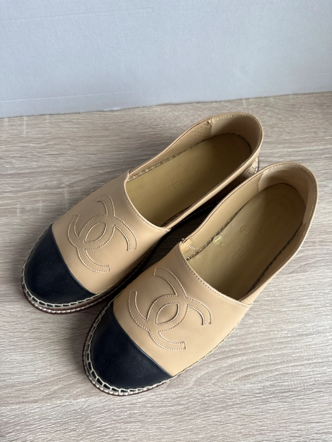 1:1, Chanel Espadrilles - Beige/Black  41.5( suited to appx 39) - photo 2