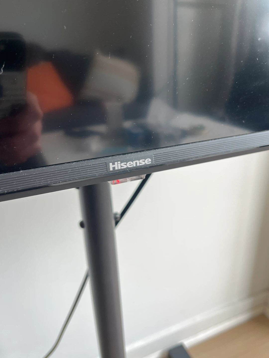 Hisense Roku TV 43inch - photo 2