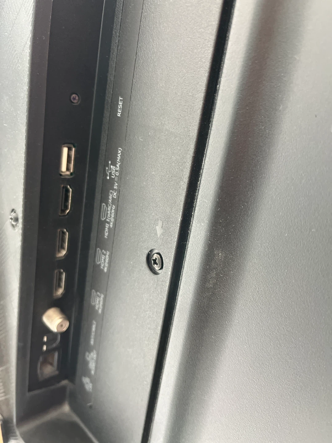 Hisense Roku TV 43inch - photo 3