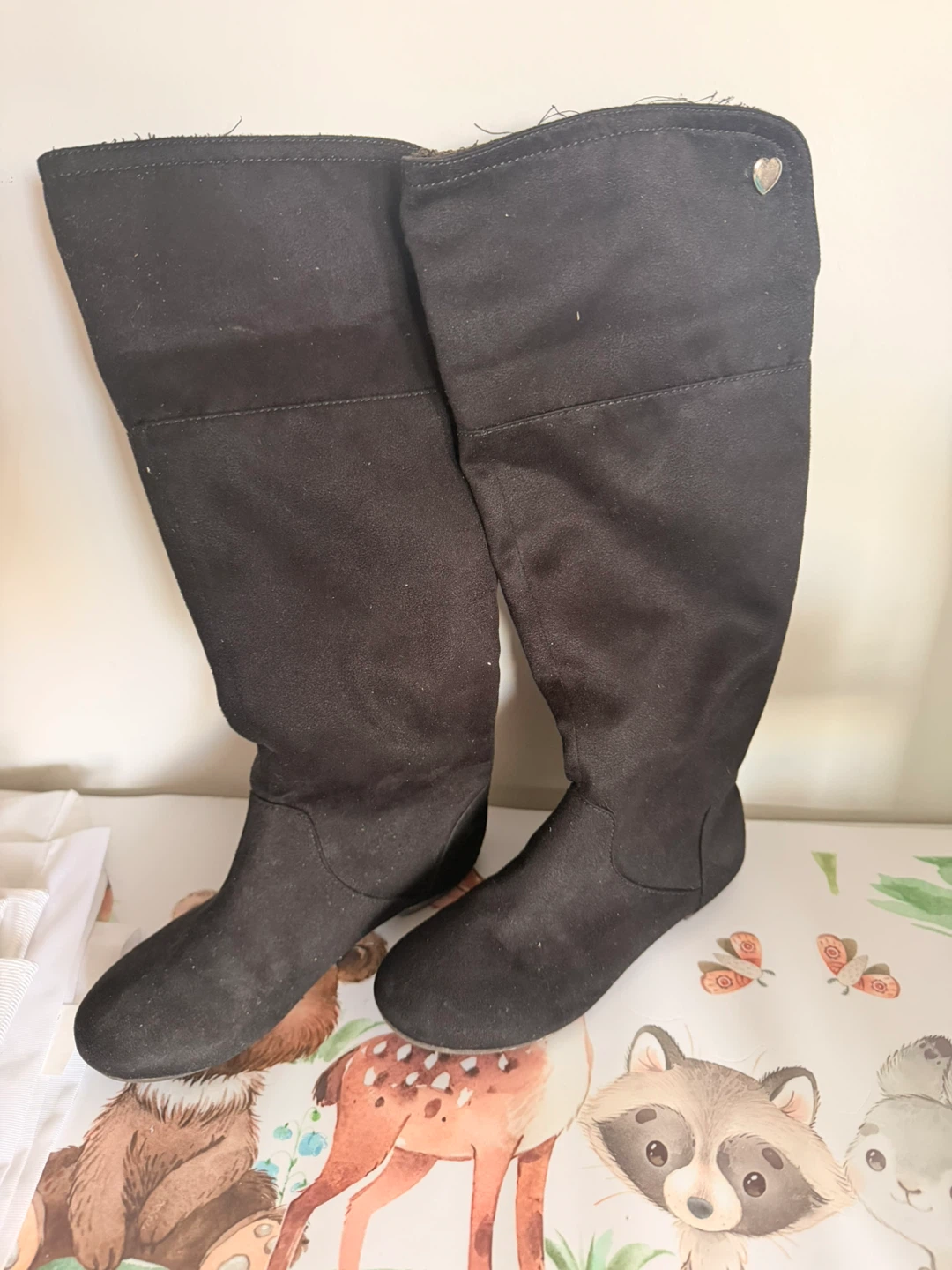 Kids American Eagle Black Suede Boots size 12.5