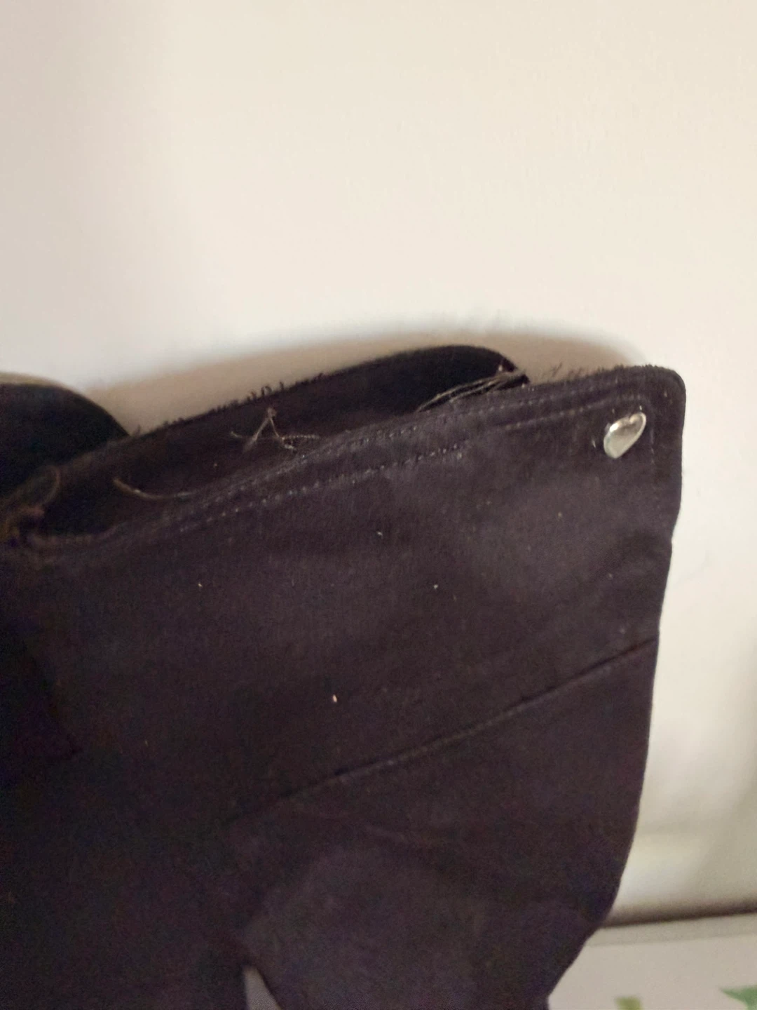 Kids American Eagle Black Suede Boots size 12.5 - photo 2