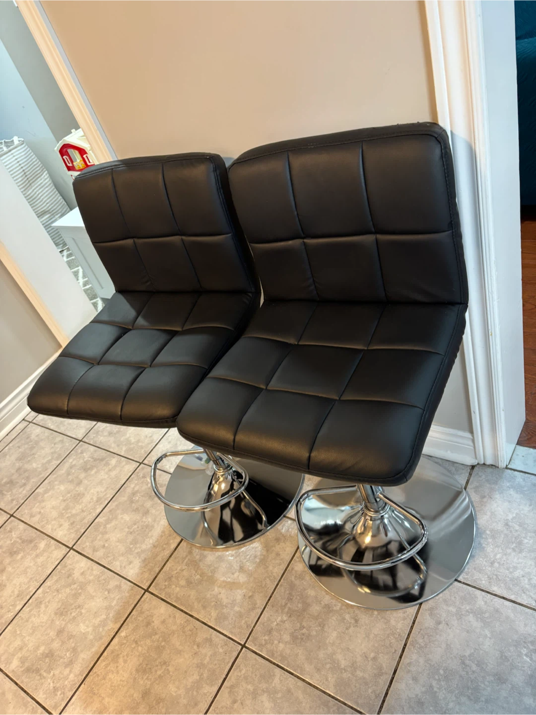 Pair of Black Adjustable Bar Stools - photo 5