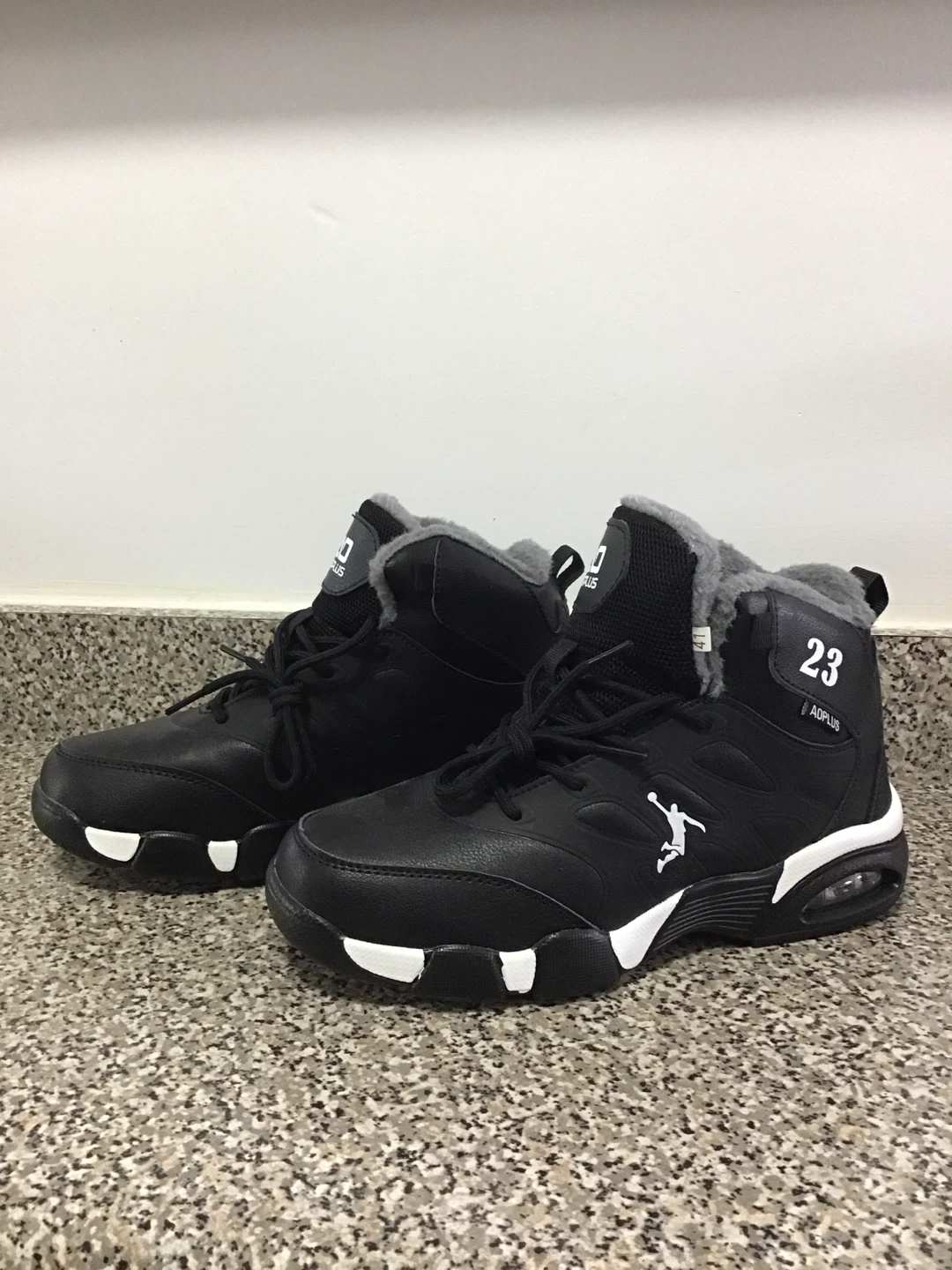 AOPLUS Men's Mid-Top Winter Basketball Shoes
