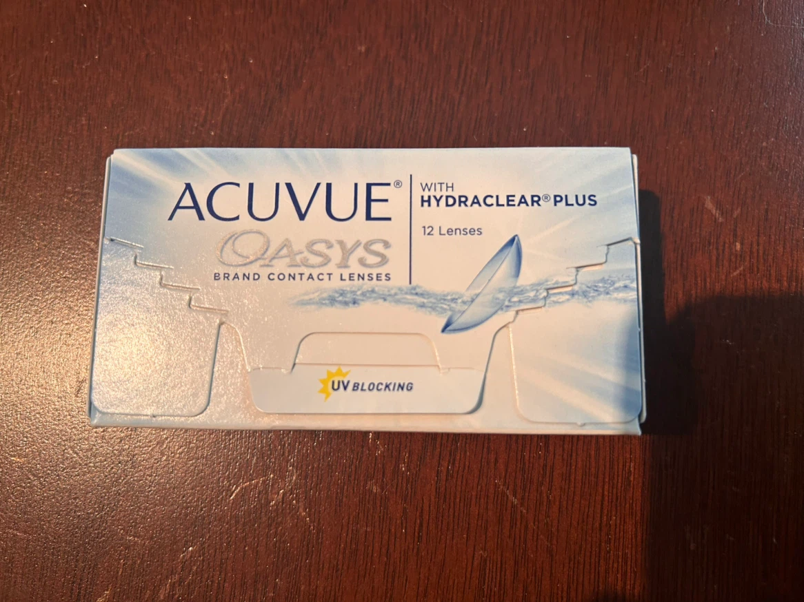 Acuvue Oasys contact lenses -1.75 and -2.75