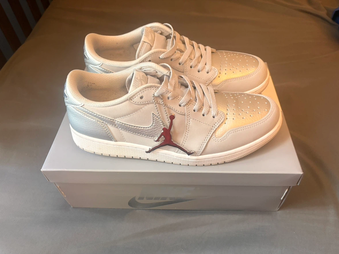 Air Jordan 1 Retro Low OG Neutral Grey/Metallic Silver size 10.5