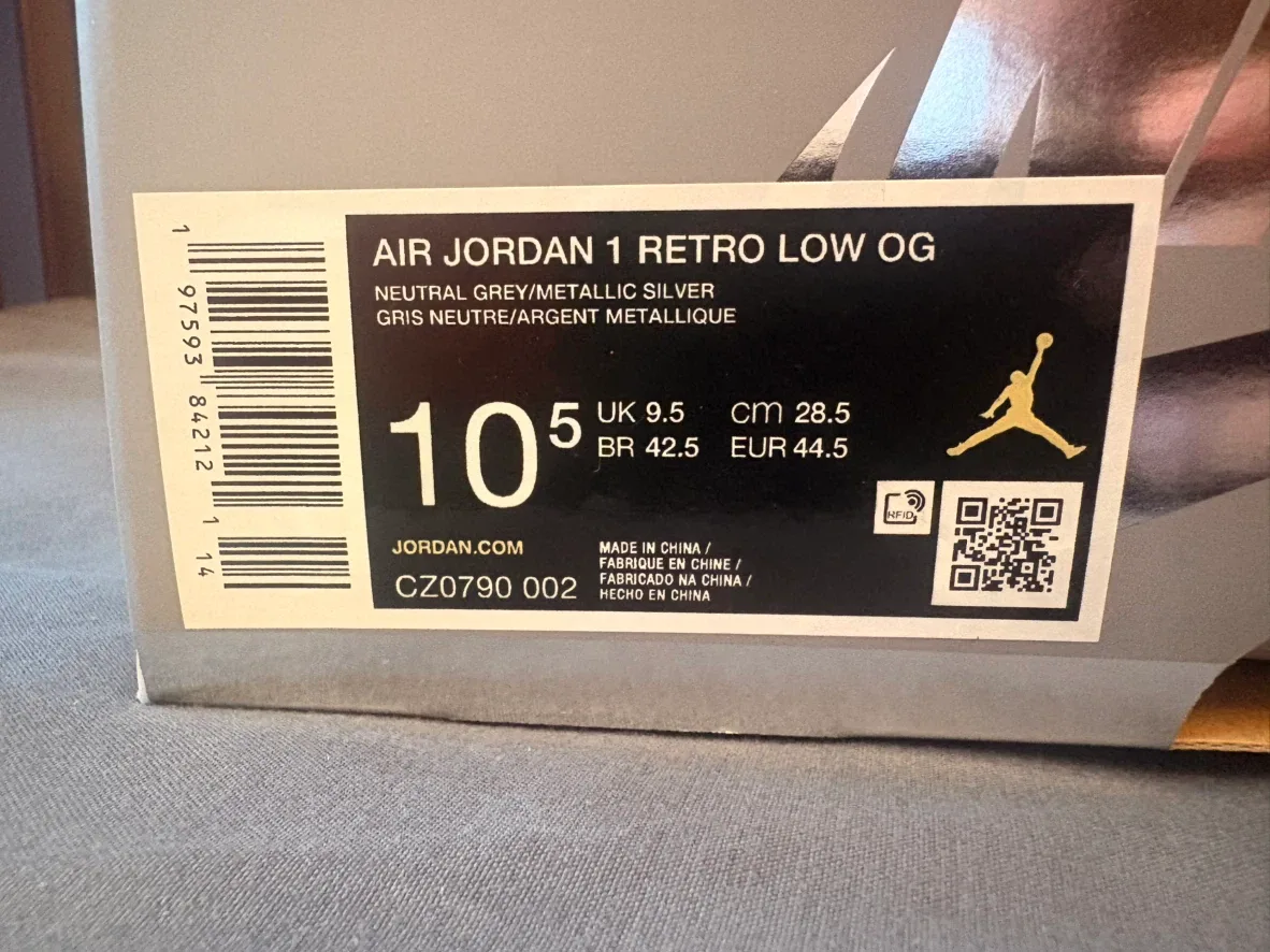 Air Jordan 1 Retro Low OG Neutral Grey/Metallic Silver size 10.5 - photo 3
