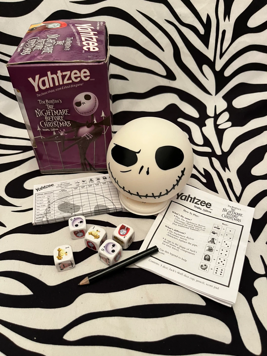 🖤 The Nightmare Before Christmas Yahtzee Travel Edition  🖤