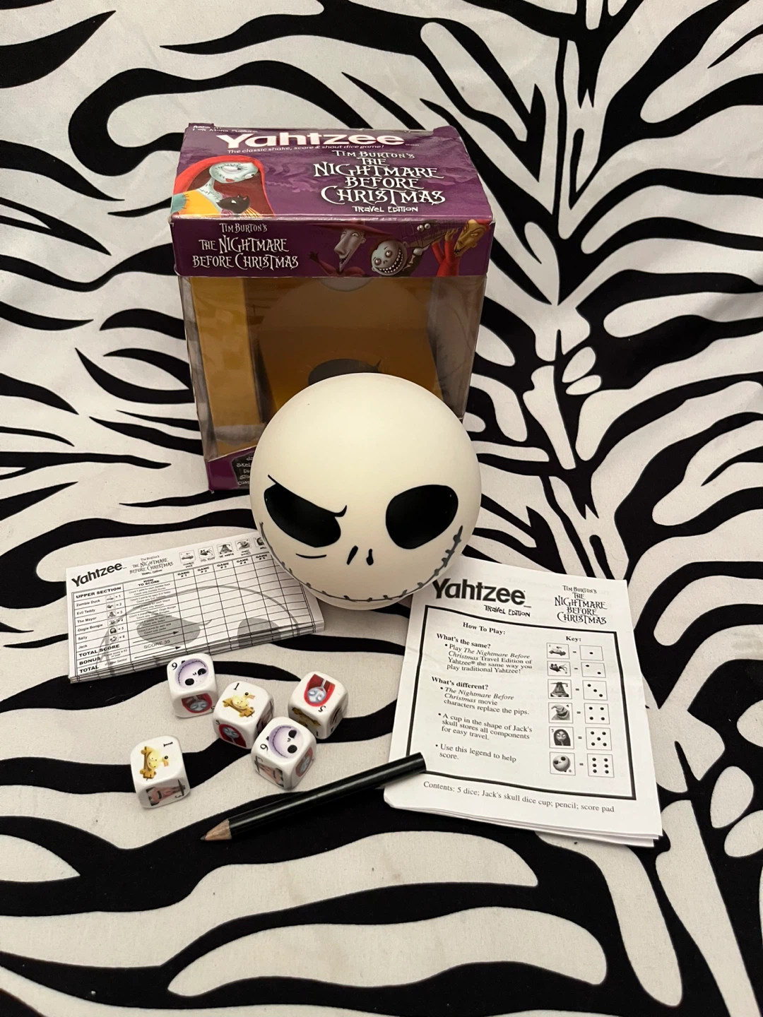 🖤 The Nightmare Before Christmas Yahtzee Travel Edition  🖤 - photo 2