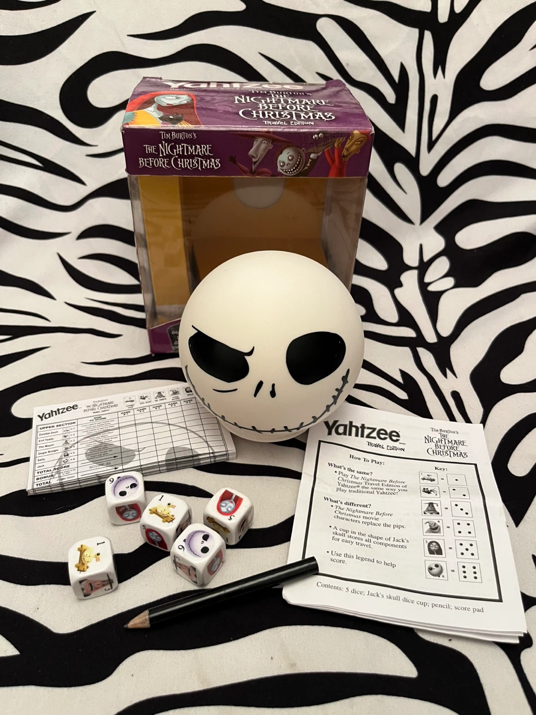 🖤 The Nightmare Before Christmas Yahtzee Travel Edition  🖤 - photo 3