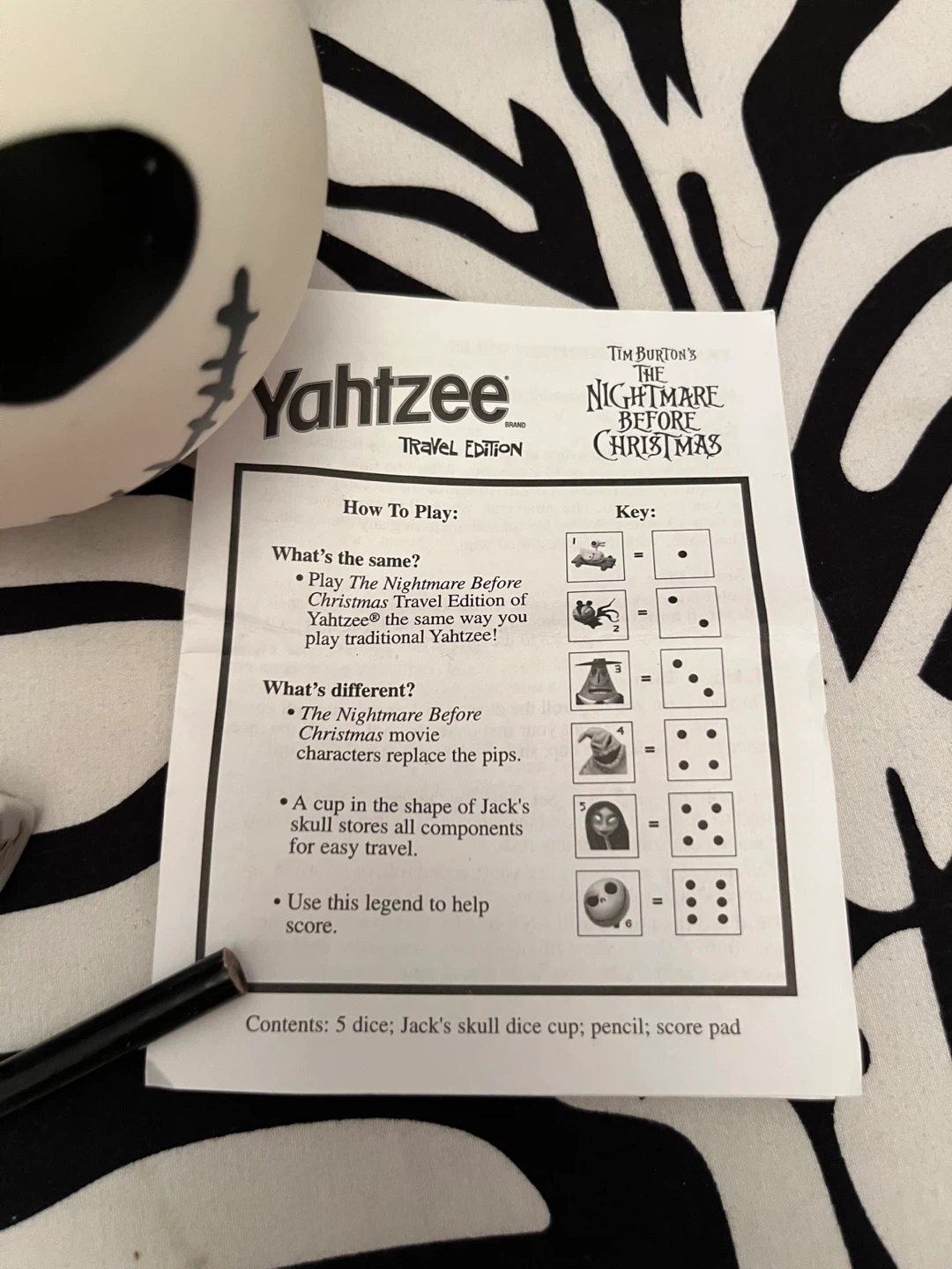 🖤 The Nightmare Before Christmas Yahtzee Travel Edition  🖤 - photo 4