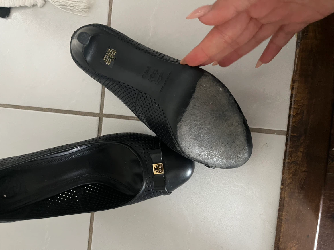 Vintage all leather Tory Burch Black Perforated Heels - photo 4