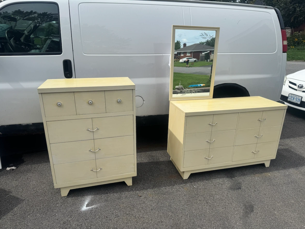 Vintage 2-Piece Bedroom Dresser Set with Mirror - photo 2