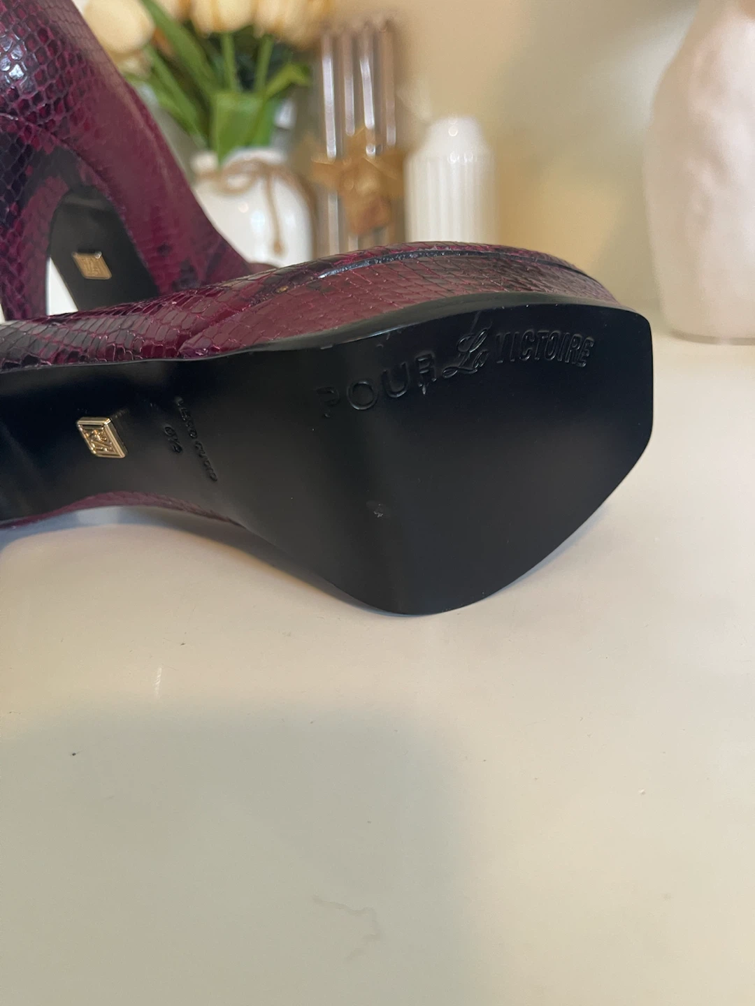 Pour La Victoire Women's Snake Print Platform Heels Size 6.5 - photo 4