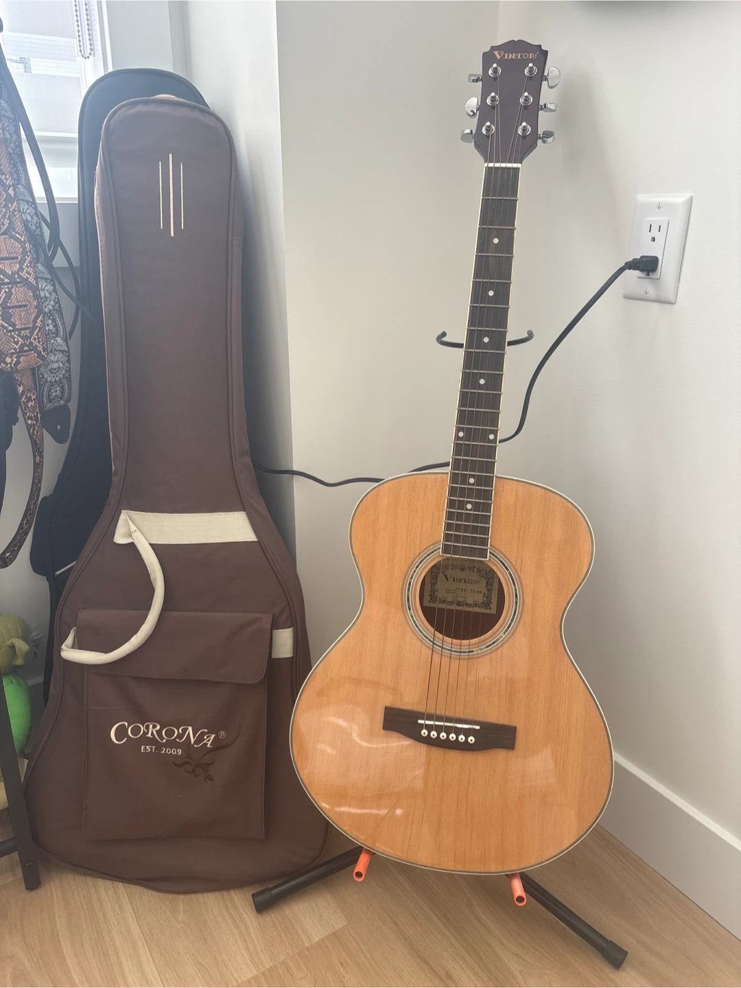 Vintor Acoustic Guitar & Corona soft padded case