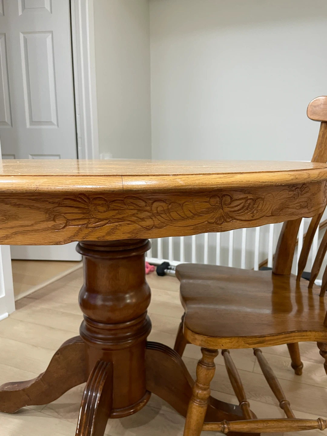 Oak Pedestal Dining Table Set - photo 2