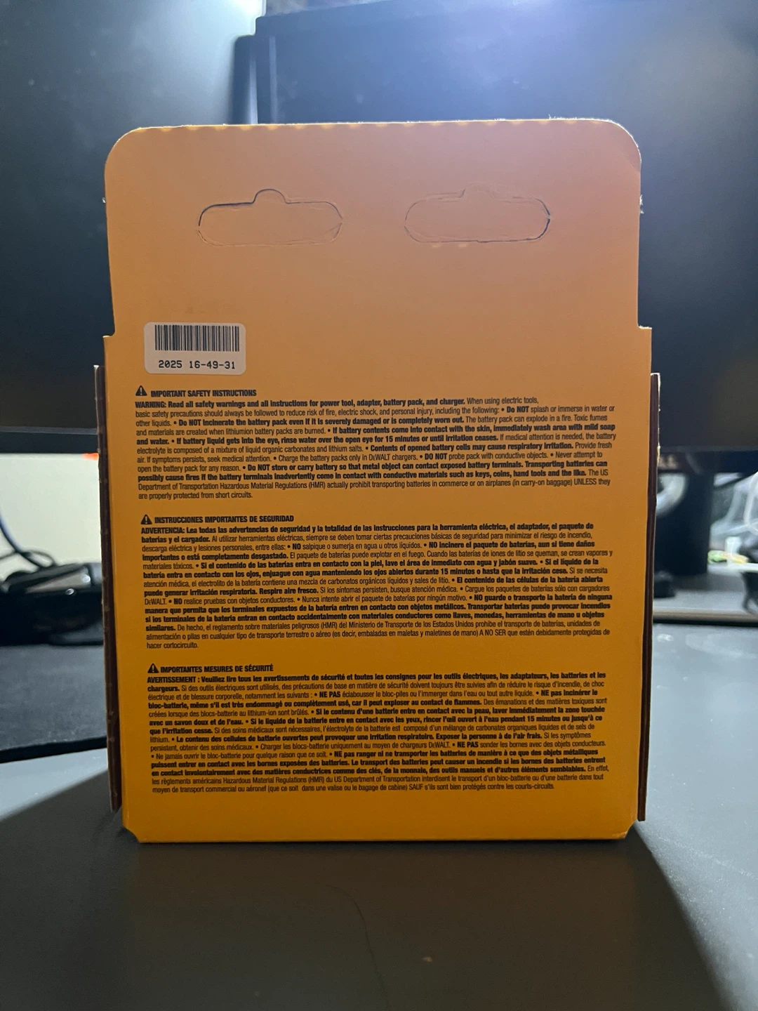 DEWALT 20V MAX Battery and Charger Kit BNIB - photo 3