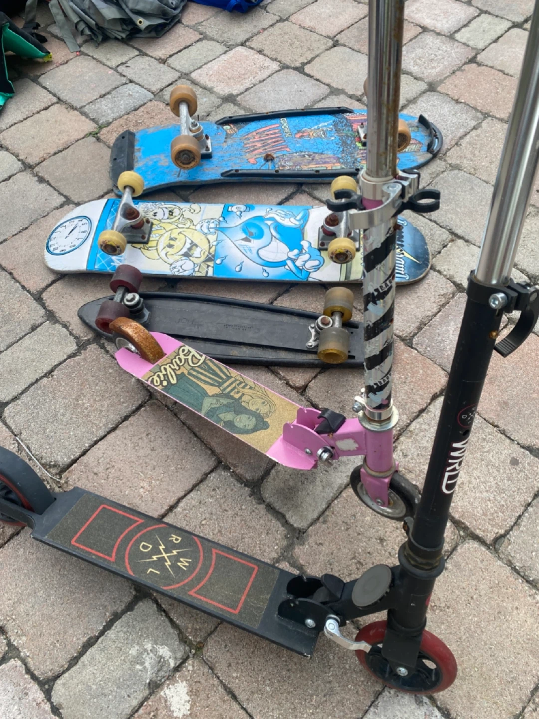 Assorted skateboards and scooters set all for $49 - photo 3