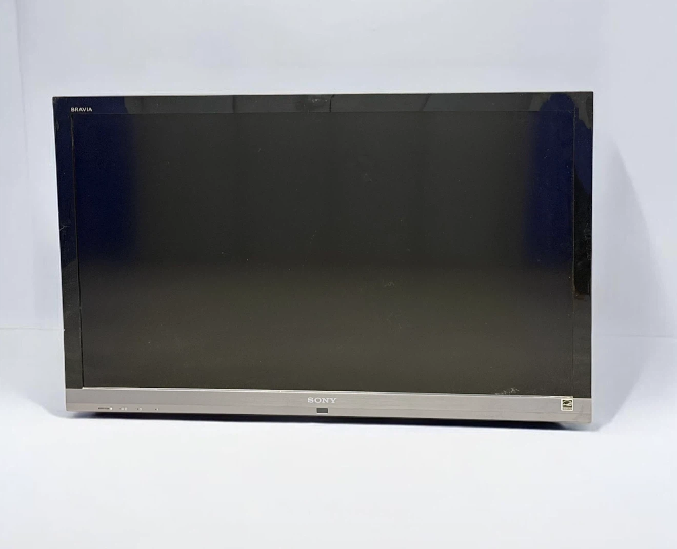 Sony Bravia 40” TV (KDL-40EX710) + Wall Mount