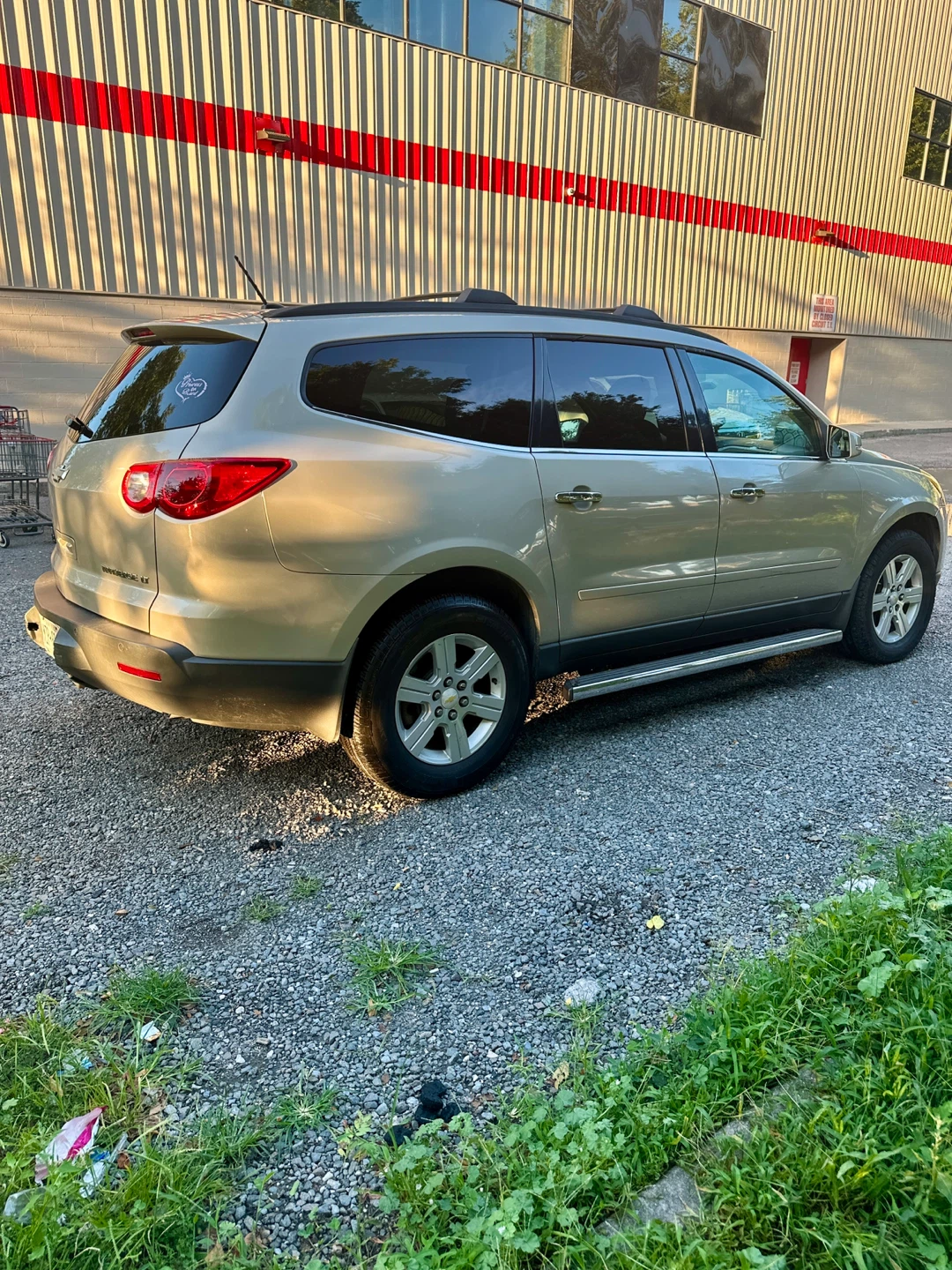 2011 Chevrolet Traverse LT Sport Utility 4D - photo 2