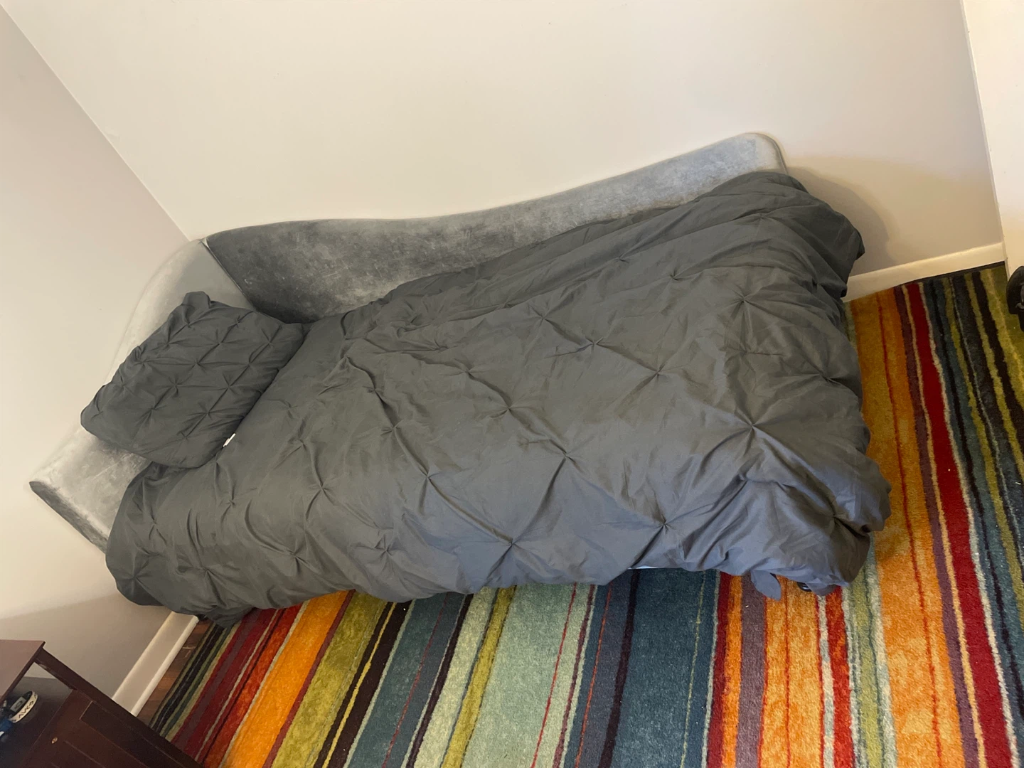 Grey Velvet Chaise Lounge Daybed, mattress and bedding - photo 4