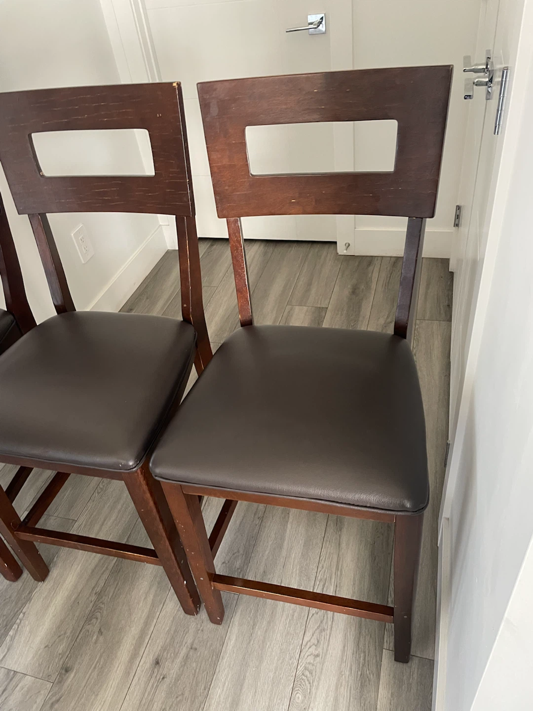 3 Leather Bar Chairs - photo 2