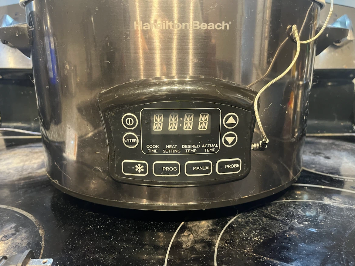 Brand new Hamilton Beach Slow Cooker with Probe - photo 2