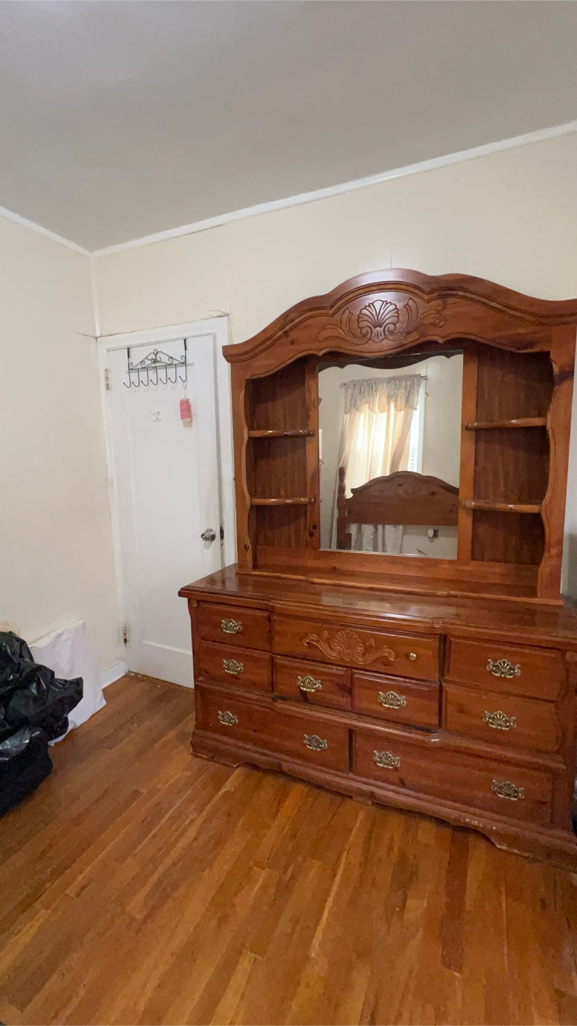 ( USED ) 5 pcs Queen BED ROOM SET