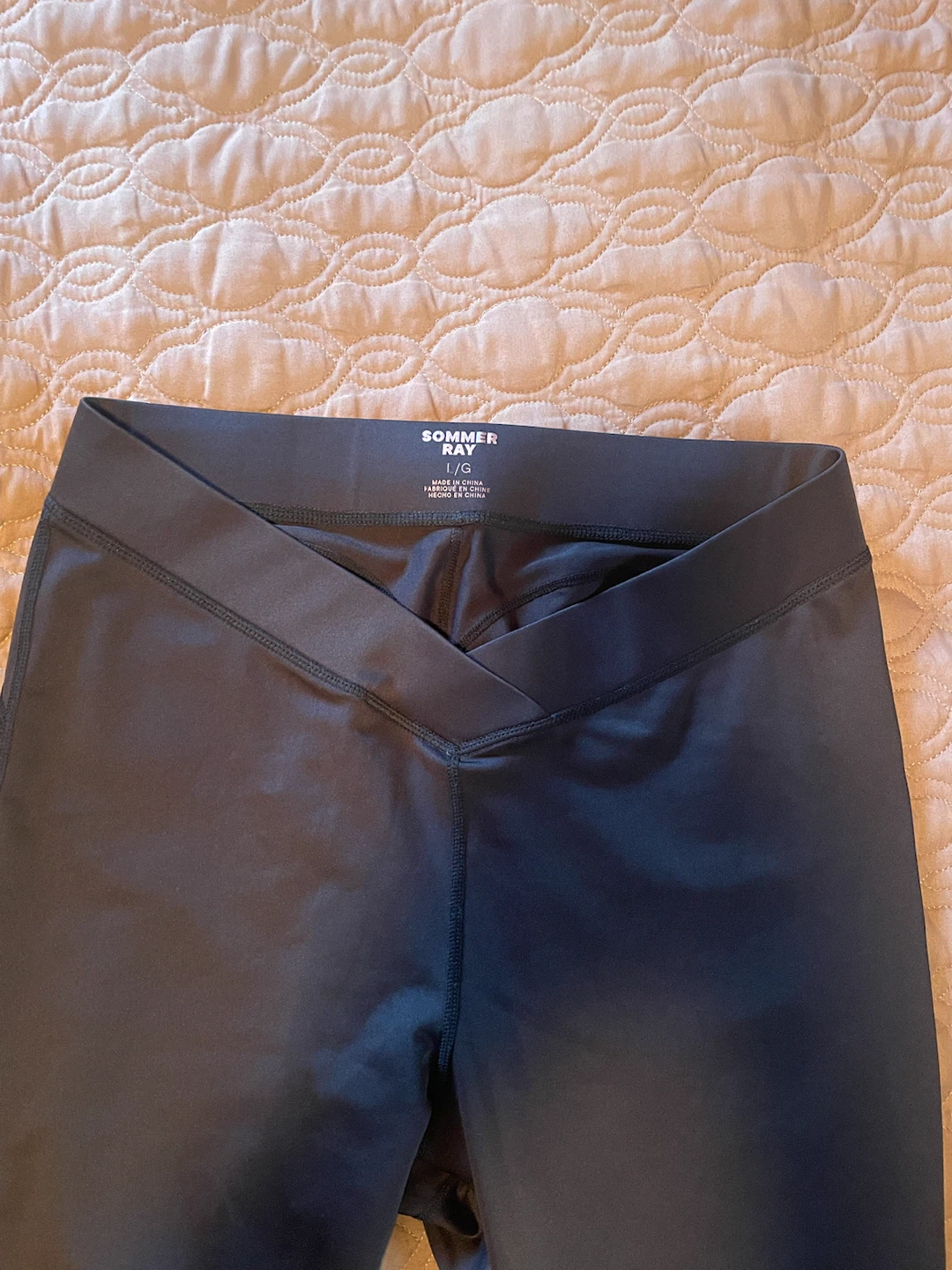 Sommer Ray Black V-Waist Leggings & SHEIN Cargo Joggers - photo 5