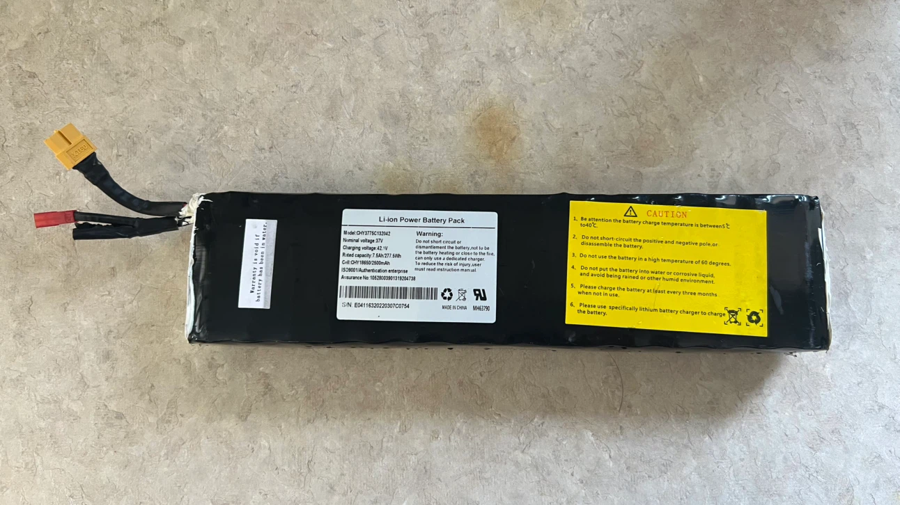 E scooter battery (Li-ion Power Battery Pack 37V 7.5Ah)