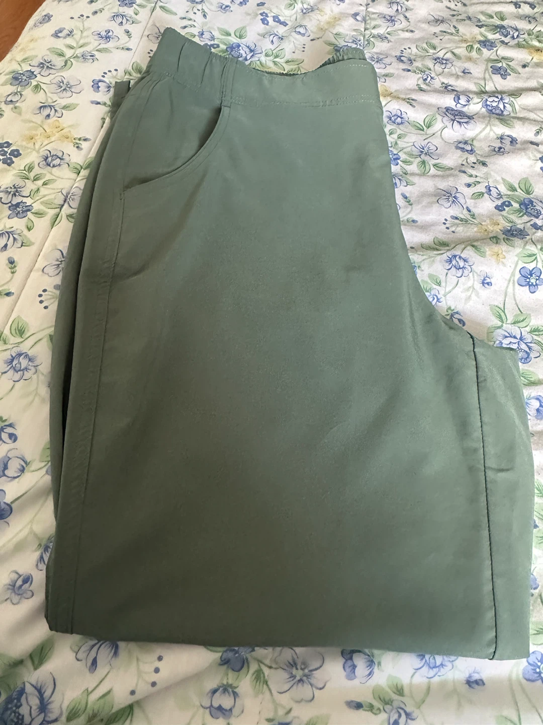 Eddie Bauer Women's Size L Green Cargo Pants - photo 2