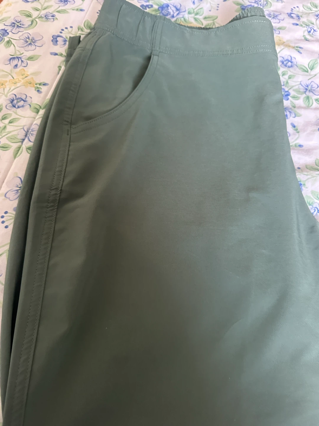 Eddie Bauer Women's Size L Green Cargo Pants - photo 4