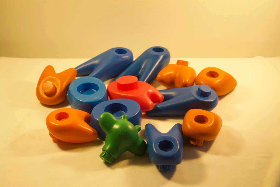 Vintage Tupperware Tuppertoys Zoo-It-Yourself Spare Pieces - photo 2