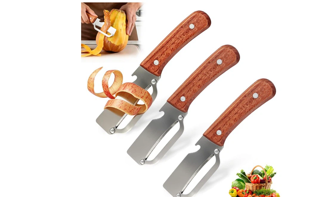 Set of 3 Kitchen Peelers with Wooden Handles