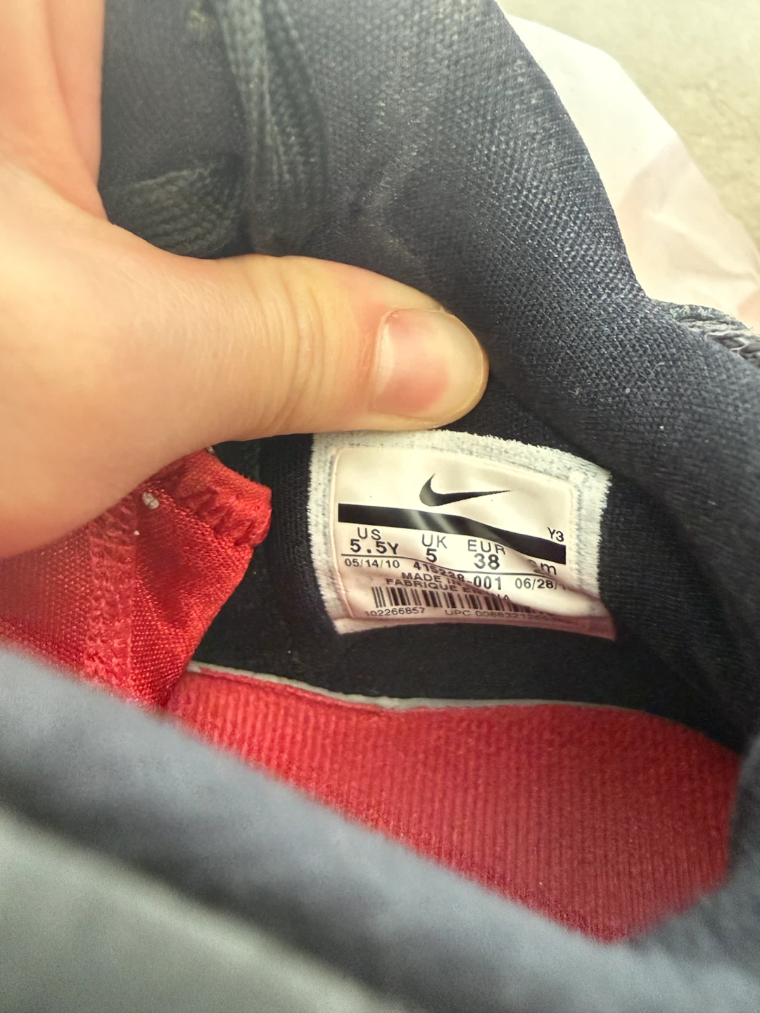 LeBron James Basketball Shoes 5.5Y - photo 4