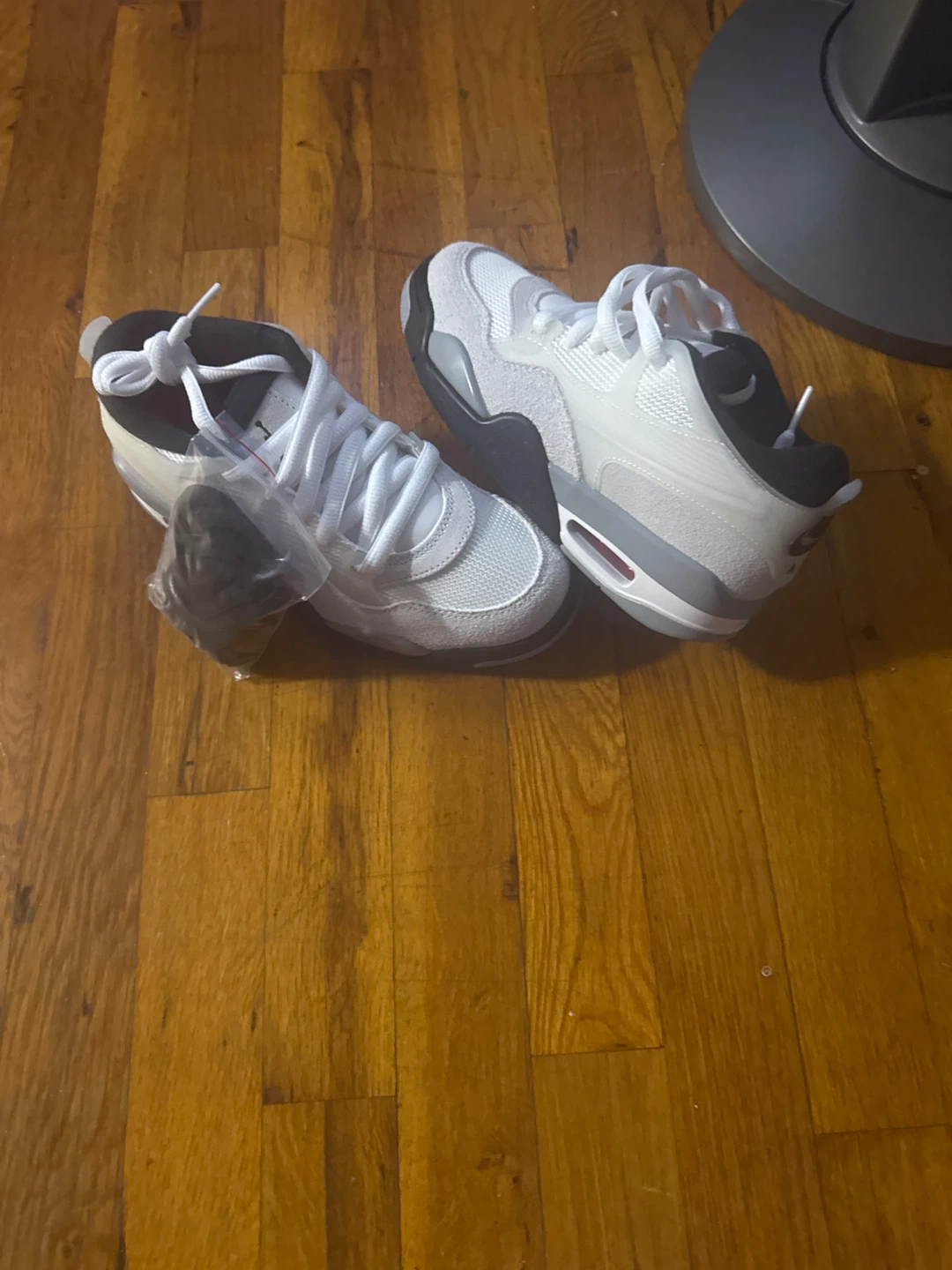 Air Jordan 11 Retro Low White Cement