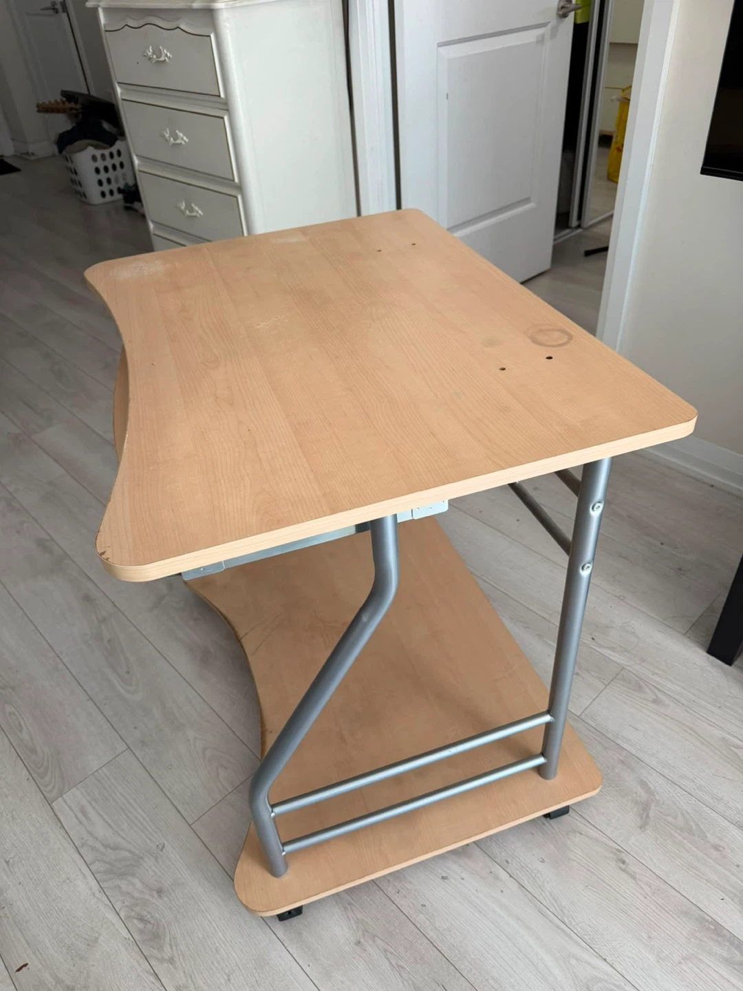 Computer table- can disassemble it - photo 4
