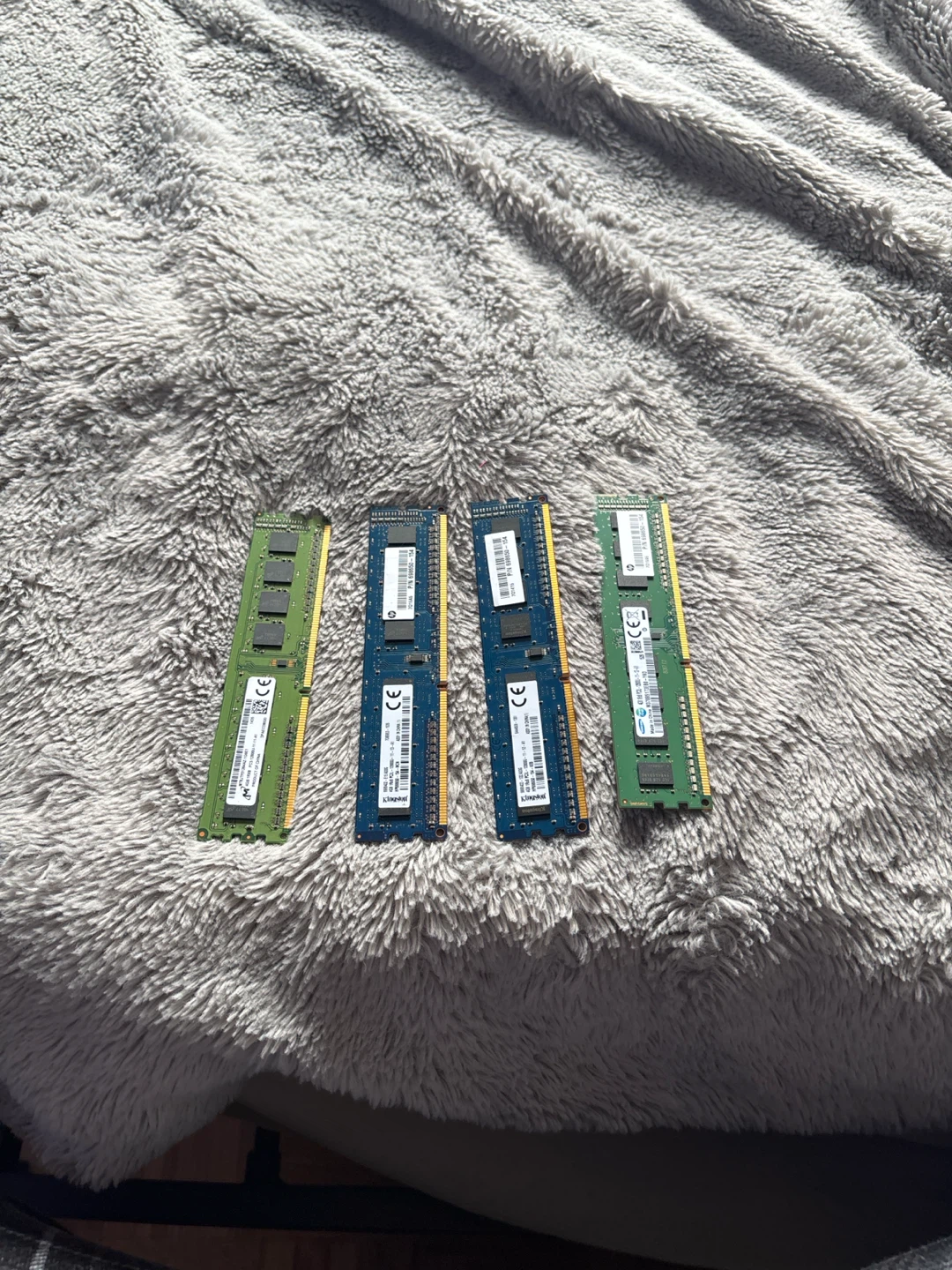 4x DDR3 RAM Sticks