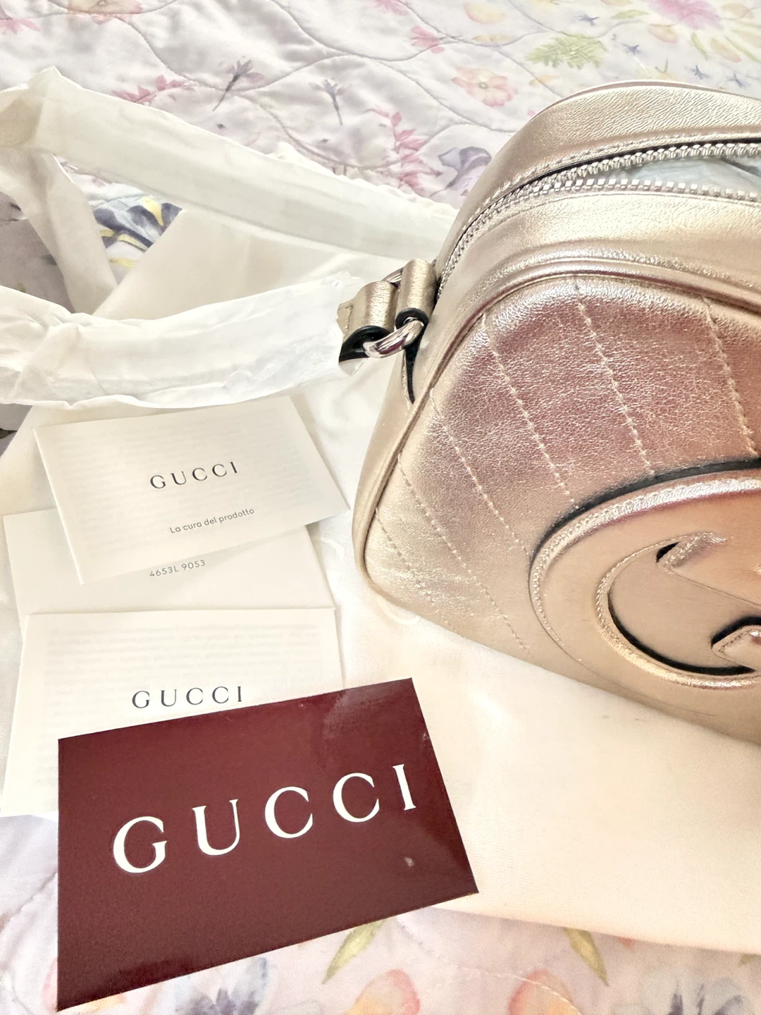 Gucci Metallic Leather Camera Bag - photo 5