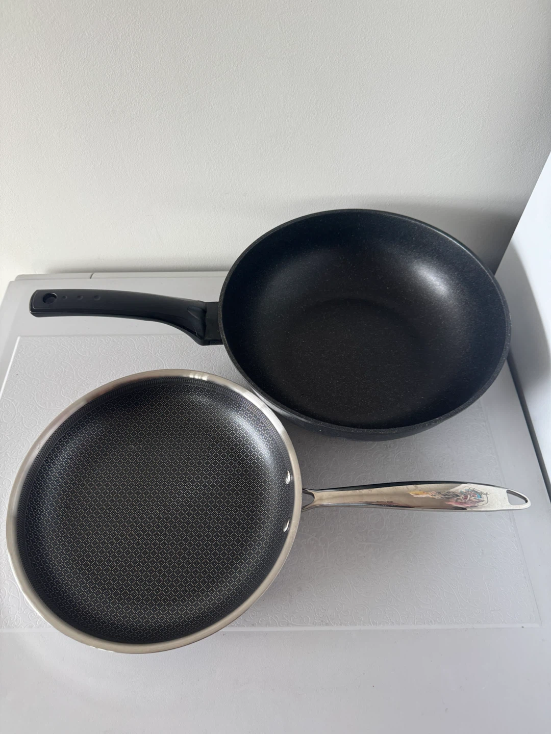2 Non-Stick Frying Pans - 1 Wok, 1 Skillet